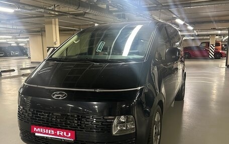 Hyundai Staria, 2021 год, 4 300 000 рублей, 2 фотография