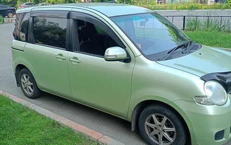 Toyota Sienta I, 2008 год, 595 000 рублей, 2 фотография