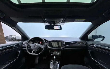 Volkswagen T-Roc I, 2022 год, 1 690 017 рублей, 9 фотография