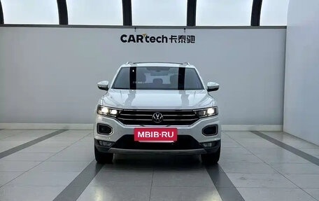 Volkswagen T-Roc I, 2022 год, 1 690 017 рублей, 2 фотография