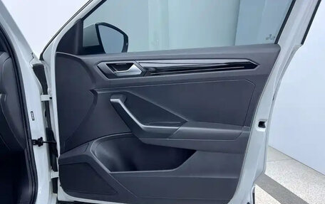 Volkswagen T-Roc I, 2022 год, 1 690 017 рублей, 22 фотография