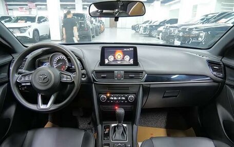 Mazda CX-4, 2021 год, 1 565 000 рублей, 10 фотография