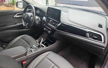 BMW 1 серия, 2022 год, 1 490 000 рублей, 11 фотография