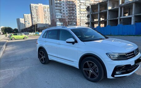 Volkswagen Tiguan II, 2018 год, 2 475 000 рублей, 3 фотография