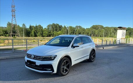 Volkswagen Tiguan II, 2018 год, 2 475 000 рублей, 2 фотография