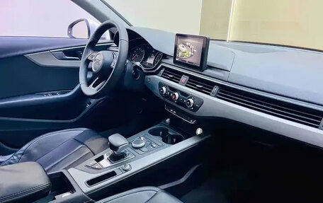 Audi A4, 2018 год, 1 520 010 рублей, 10 фотография