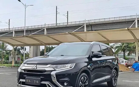 Mitsubishi Outlander III рестайлинг 3, 2022 год, 1 710 010 рублей, 1 фотография