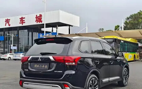 Mitsubishi Outlander III рестайлинг 3, 2022 год, 1 710 010 рублей, 6 фотография