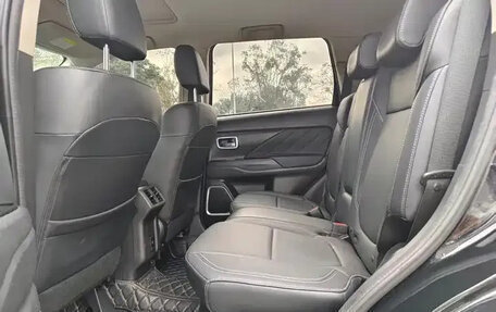 Mitsubishi Outlander III рестайлинг 3, 2022 год, 1 710 010 рублей, 10 фотография