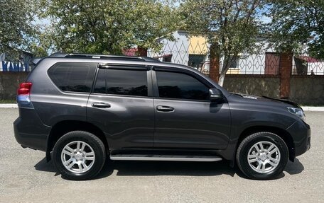Toyota Land Cruiser Prado 150 рестайлинг 2, 2012 год, 2 800 000 рублей, 10 фотография