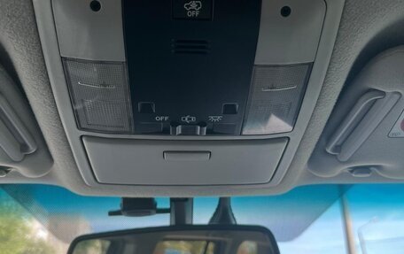 Toyota Land Cruiser Prado 150 рестайлинг 2, 2012 год, 2 800 000 рублей, 35 фотография