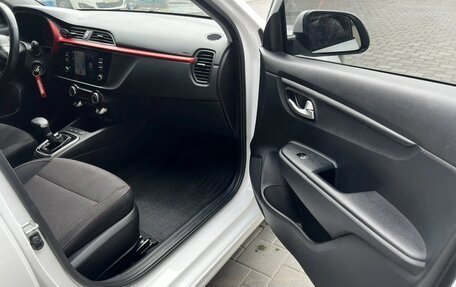 KIA Rio IV, 2021 год, 1 580 000 рублей, 4 фотография