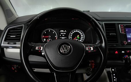 Volkswagen Multivan T6 рестайлинг, 2015 год, 3 085 000 рублей, 11 фотография