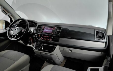 Volkswagen Multivan T6 рестайлинг, 2015 год, 3 085 000 рублей, 13 фотография