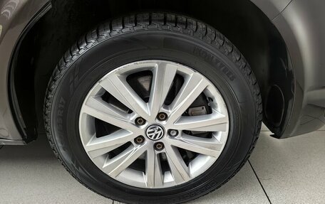 Volkswagen Multivan T6 рестайлинг, 2015 год, 3 085 000 рублей, 23 фотография