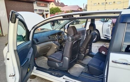 Toyota ISis I, 2010 год, 1 250 000 рублей, 6 фотография