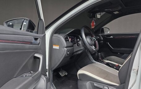 Volkswagen T-Roc I, 2021 год, 2 000 000 рублей, 7 фотография
