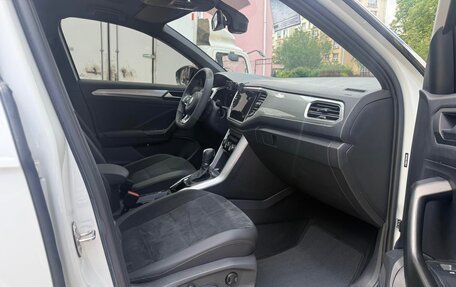 Volkswagen T-Roc I, 2022 год, 1 677 000 рублей, 11 фотография