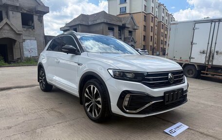 Volkswagen T-Roc I, 2022 год, 1 677 000 рублей, 3 фотография