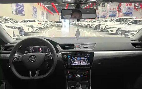 Skoda Superb III рестайлинг, 2023 год, 2 240 000 рублей, 16 фотография