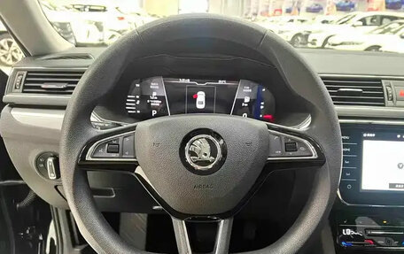 Skoda Superb III рестайлинг, 2023 год, 2 240 000 рублей, 15 фотография
