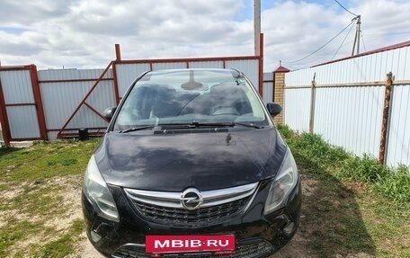 Opel Zafira C рестайлинг, 2012 год, 720 000 рублей, 2 фотография
