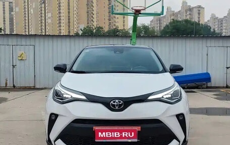 Toyota C-HR I рестайлинг, 2022 год, 1 630 000 рублей, 1 фотография