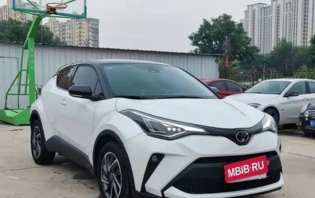 Toyota C-HR I рестайлинг, 2022 год, 1 630 000 рублей, 3 фотография