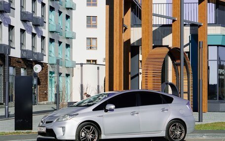 Toyota Prius, 2012 год, 770 000 рублей, 4 фотография