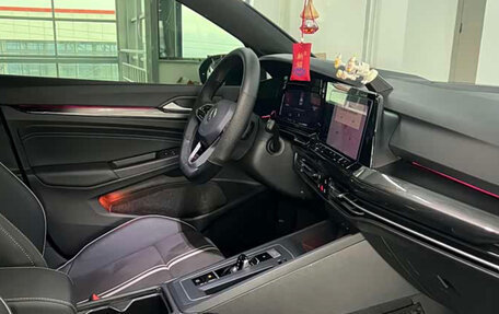 Volkswagen Golf VIII, 2023 год, 1 920 000 рублей, 10 фотография