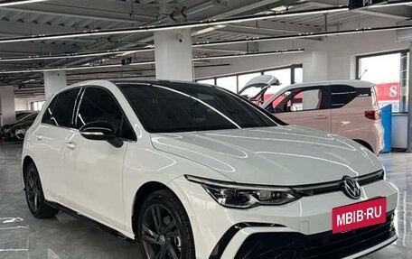Volkswagen Golf VIII, 2023 год, 1 920 000 рублей, 3 фотография