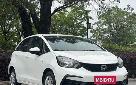 Honda Fit, 2021 год, 1 080 000 рублей, 3 фотография