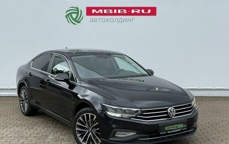 Volkswagen Passat B8 рестайлинг, 2020 год, 1 940 000 рублей, 3 фотография