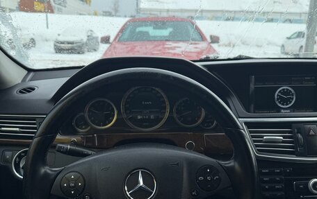 Mercedes-Benz E-Класс, 2010 год, 1 090 000 рублей, 11 фотография