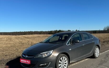 Opel Astra J, 2013 год, 950 000 рублей, 2 фотография