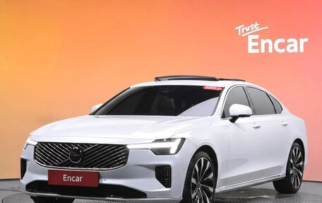 Volvo S90 II рестайлинг, 2025 год, 5 700 000 рублей, 1 фотография