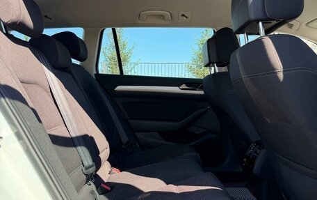 Volkswagen Passat B8 рестайлинг, 2015 год, 1 670 000 рублей, 13 фотография