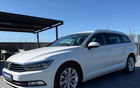 Volkswagen Passat B8 рестайлинг, 2015 год, 1 670 000 рублей, 28 фотография