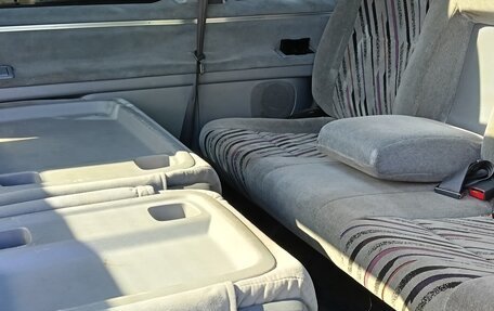 Toyota Regius, 1997 год, 500 000 рублей, 16 фотография