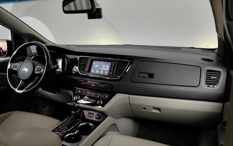 KIA Carnival III, 2019 год, 3 095 000 рублей, 16 фотография