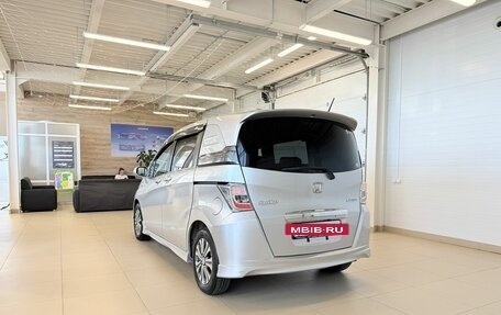Honda Freed I, 2012 год, 1 099 999 рублей, 3 фотография