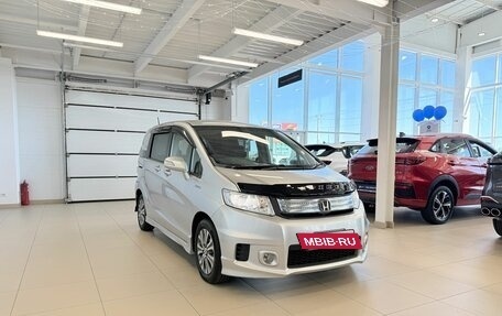 Honda Freed I, 2012 год, 1 099 999 рублей, 7 фотография