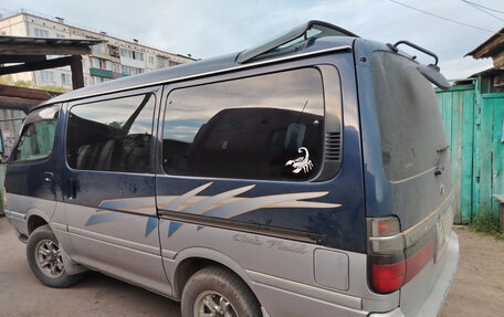 Toyota HiAce, 1996 год, 500 000 рублей, 3 фотография