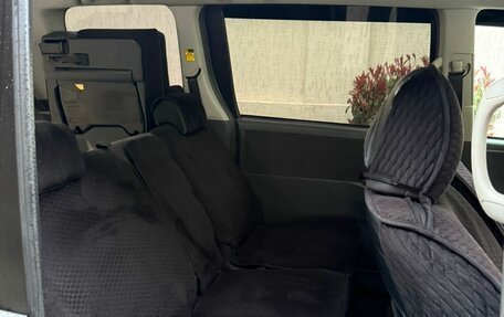 Toyota Voxy II, 2008 год, 1 150 000 рублей, 5 фотография
