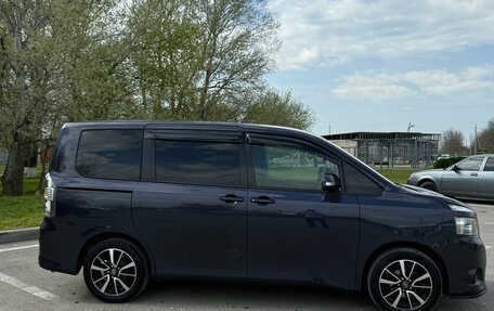 Toyota Voxy II, 2008 год, 1 150 000 рублей, 2 фотография