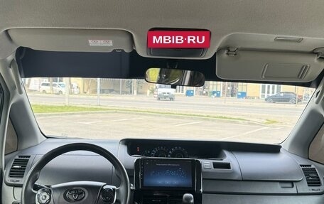 Toyota Voxy II, 2008 год, 1 150 000 рублей, 3 фотография