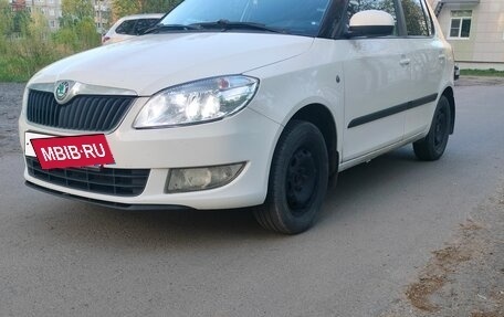 Skoda Fabia II, 2011 год, 380 000 рублей, 2 фотография