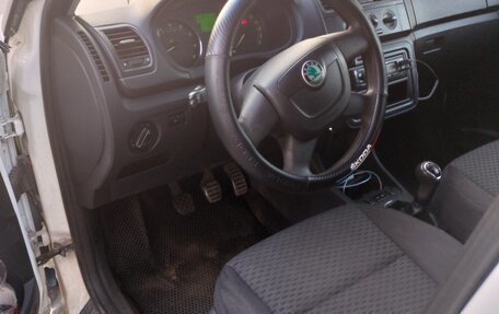 Skoda Fabia II, 2011 год, 380 000 рублей, 8 фотография