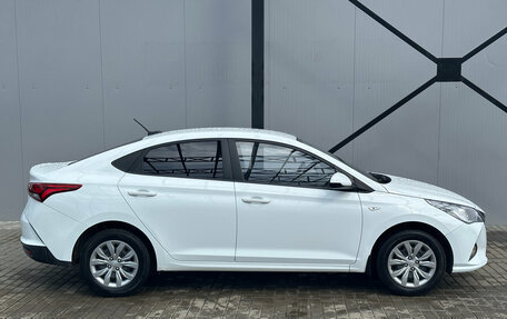 Hyundai Solaris II рестайлинг, 2021 год, 1 565 000 рублей, 5 фотография
