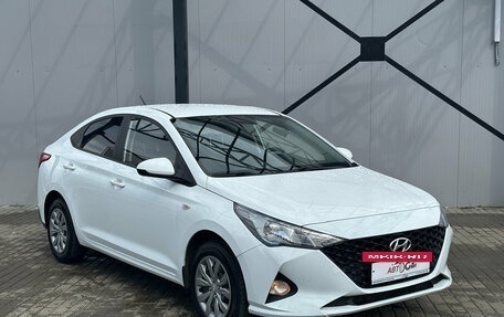 Hyundai Solaris II рестайлинг, 2021 год, 1 565 000 рублей, 3 фотография